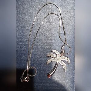 Palm tree pendant with chain